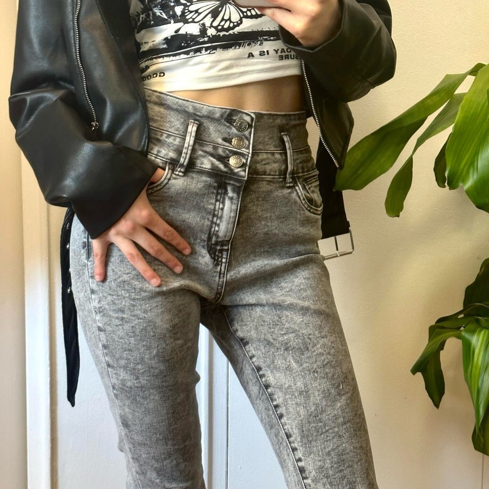💜 Refuge Grey Acid Wash Ultra High-Rise Skinny Jeans Size US 5